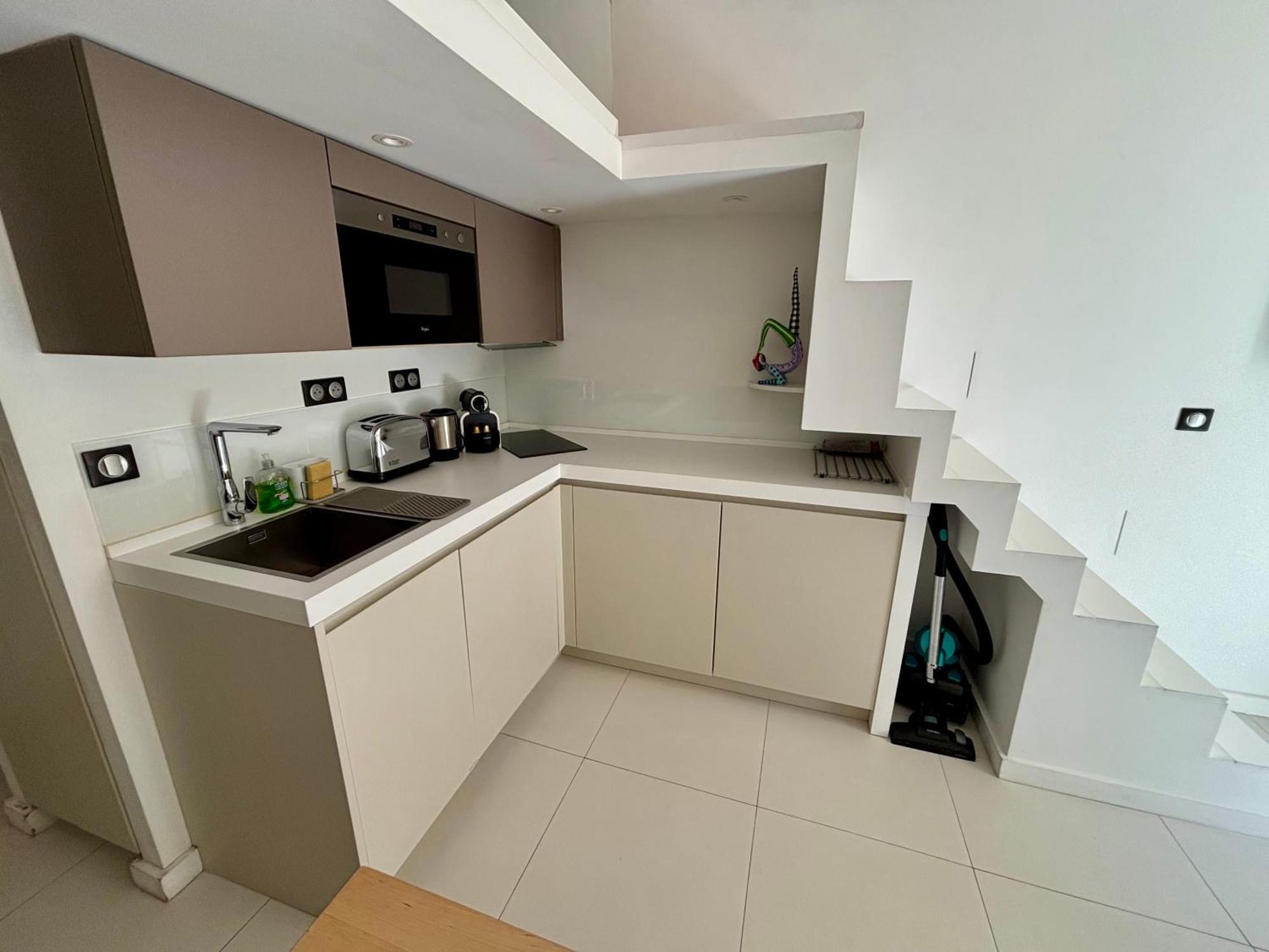 Studio A Louer Au Coeur Du Carre Dor A Nice, Rue Dalpozzo A 150 Metres Des Plages ภายนอก รูปภาพ
